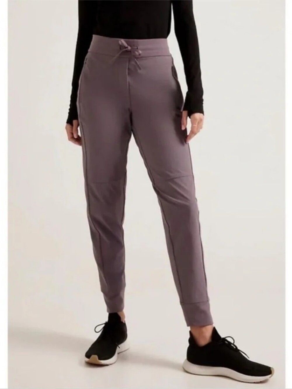 Athleta Headlands Hybrid Trek Mid Rise Jogger Pant in 4 Tall in Dusk Violet